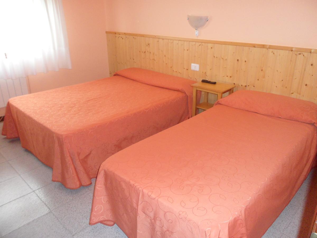 Hostal Alce Nigran Exterior photo
